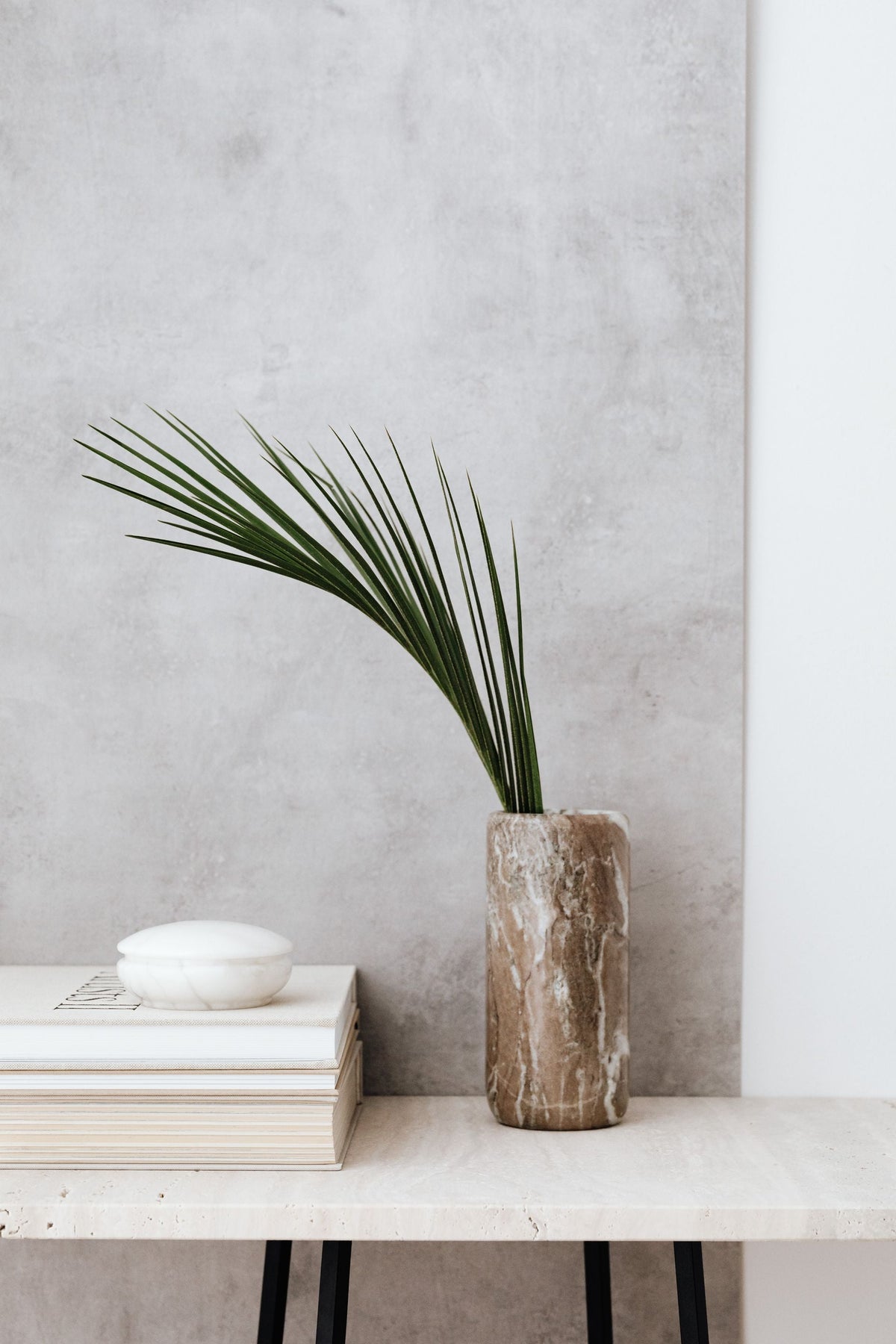 The Minimalist Console: How to Style a Surface with Restraint